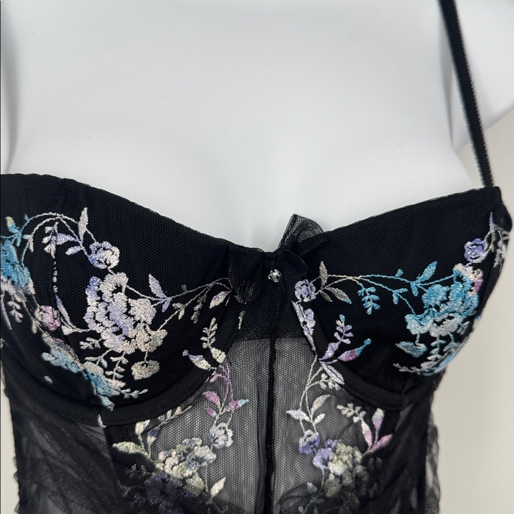 Victoria’s Secret Dream Angels Embroidered Lace Ballerina Costume - Picture 5 of 12